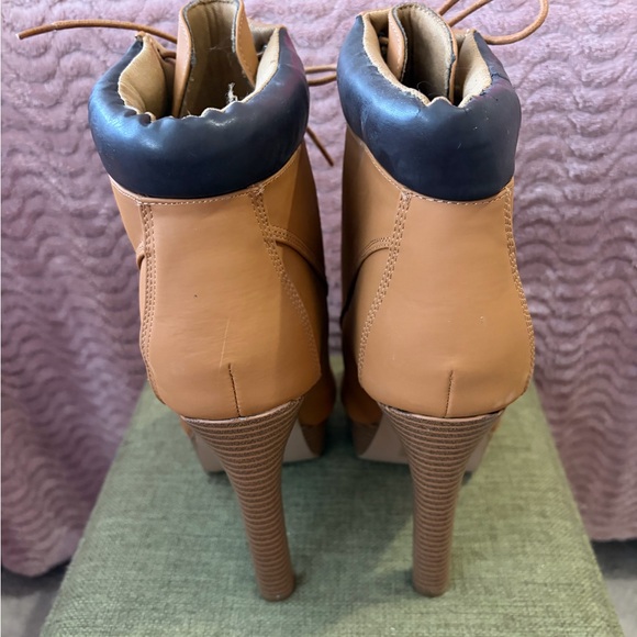 🎉HP🎉 Elegant Tan Lace-Up Heeled Boots Extra Wide - Picture 3 of 12